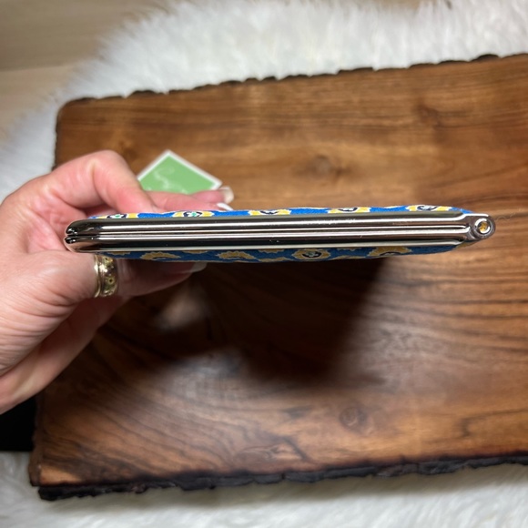 Vera Bradley Retired Riviera Blue Hugs N Kisses - Picture 12 of 17